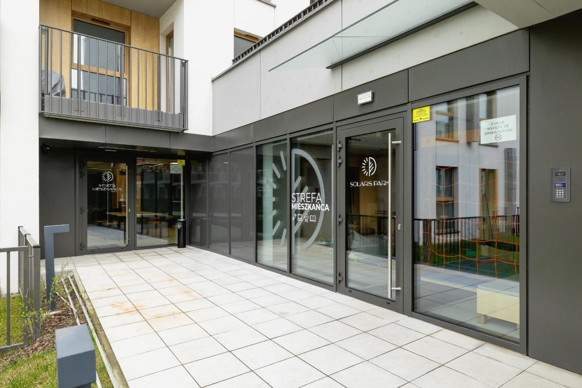 Bright Apartment In Krakow With Garden, Air Conditioning, Parking And Desk By Renters Prestige Bagian luar foto