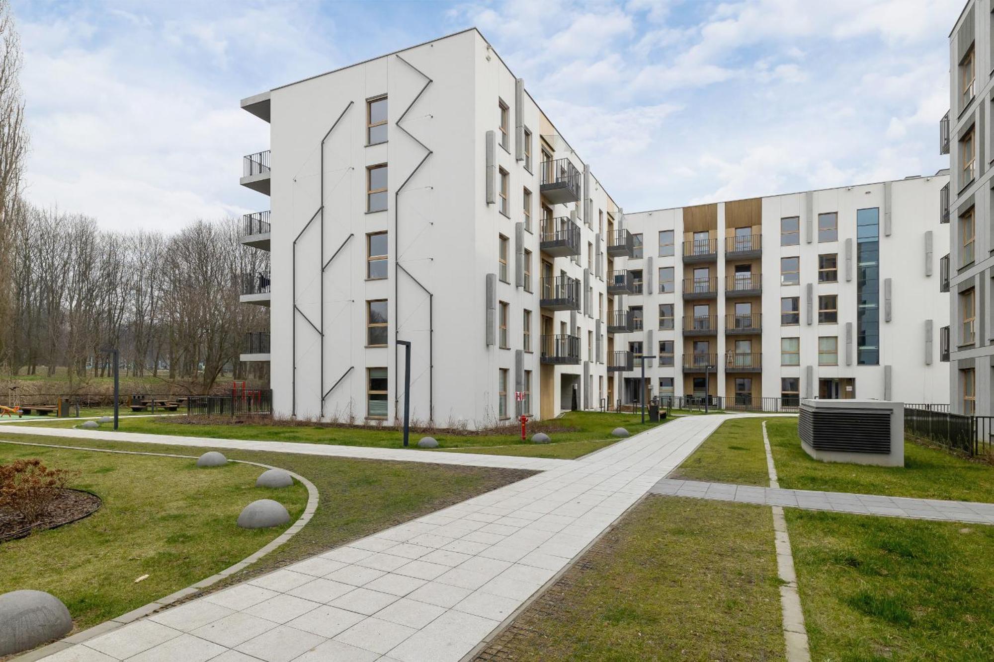 Bright Apartment In Krakow With Garden, Air Conditioning, Parking And Desk By Renters Prestige Bagian luar foto