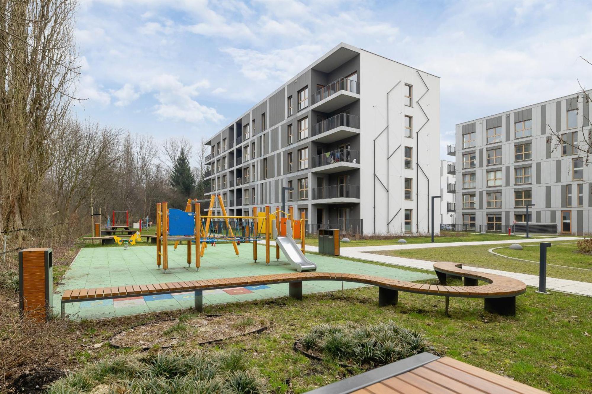 Bright Apartment In Krakow With Garden, Air Conditioning, Parking And Desk By Renters Prestige Bagian luar foto